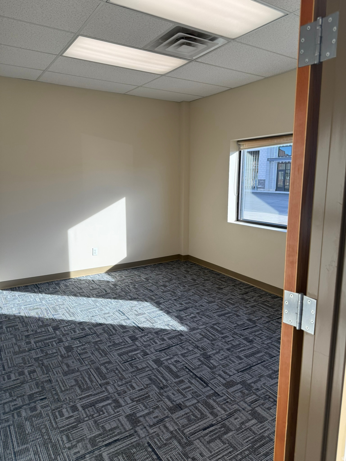 BUSINESS VILLAGE WEST CONDOMINIUM - Commercial Lease
