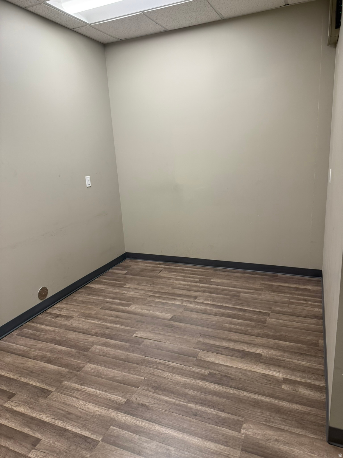 NORTHSHORE CORPORATION CENTER - Commercial Lease