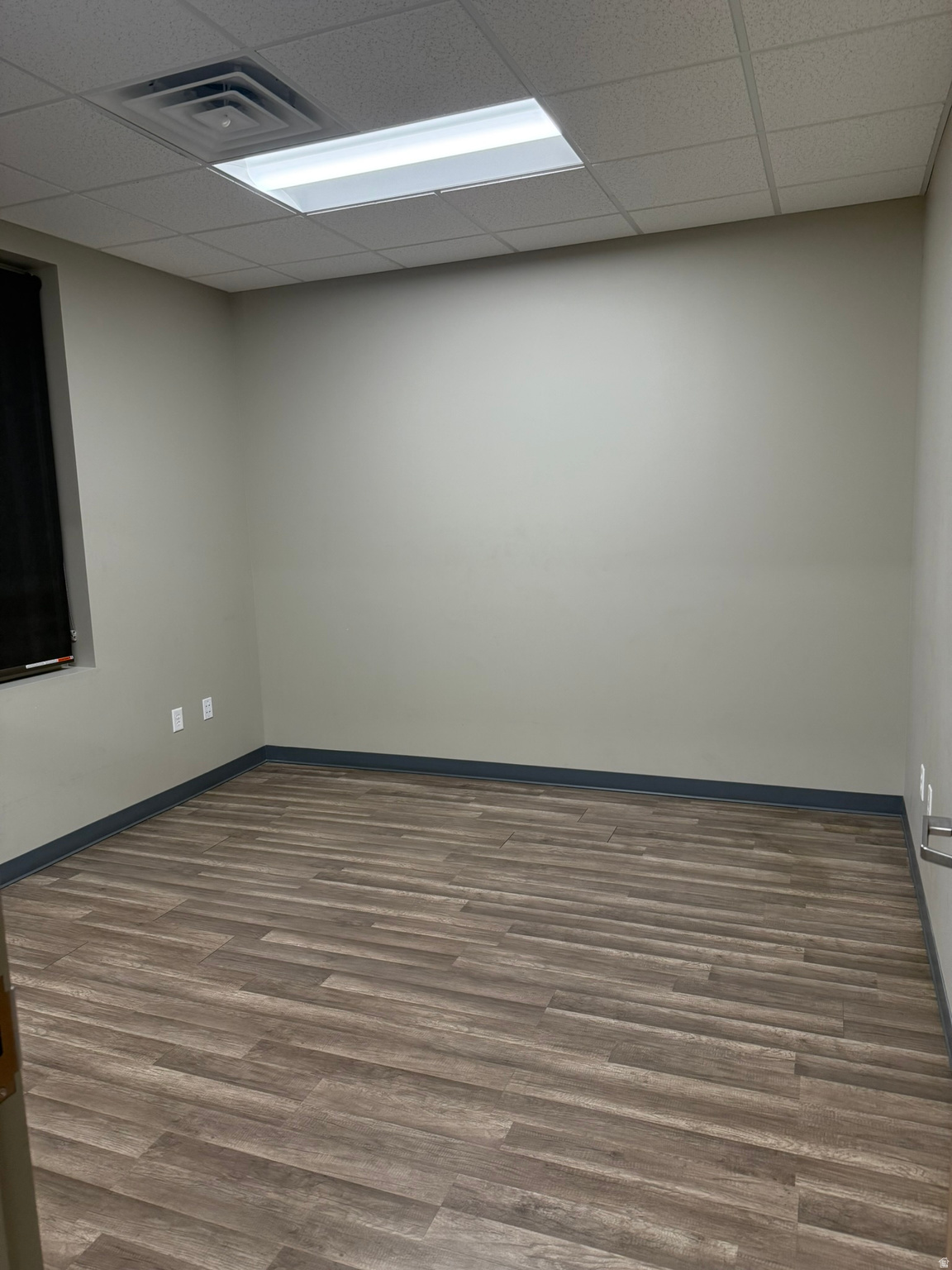 NORTHSHORE CORPORATION CENTER - Commercial Lease