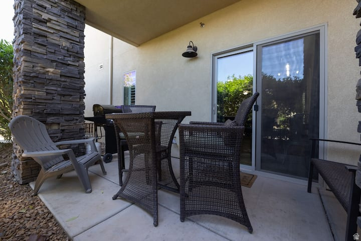 ESTANCIA PH 1 - Residential