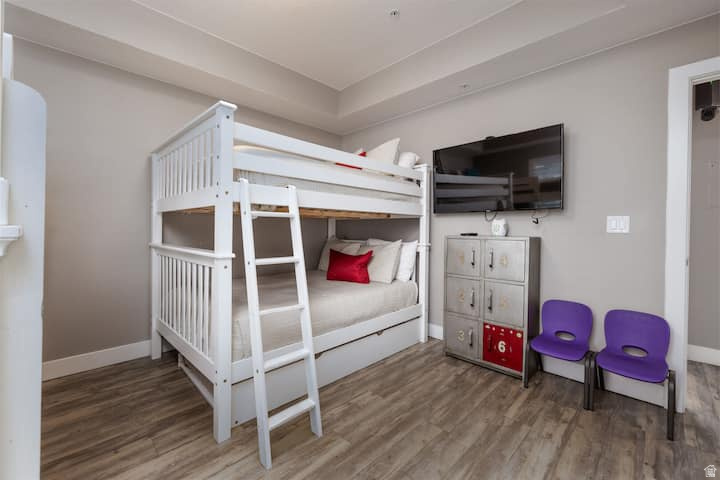 ESTANCIA PH 1 - Residential