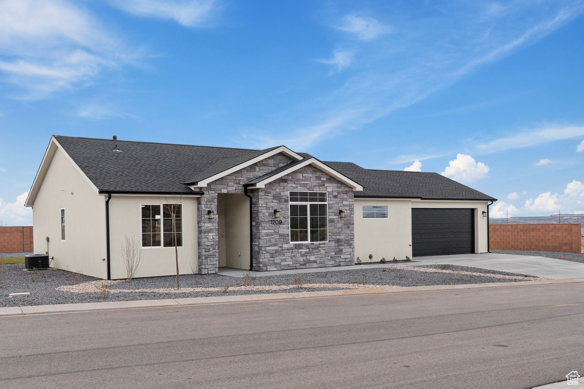 1209 W Kokopelli St, Hildale, Utah image 2