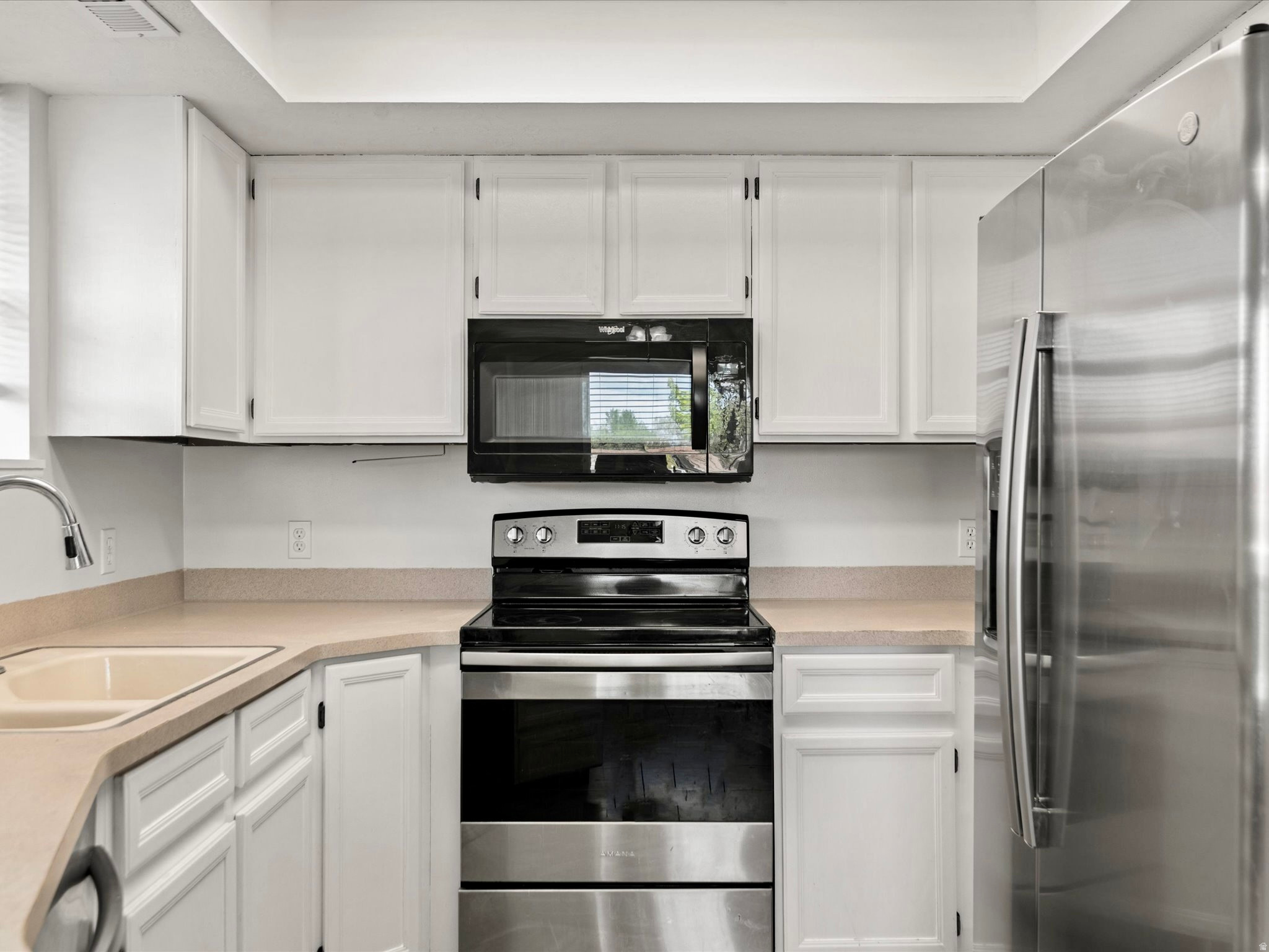 KENTWOOD CONDOMINIUM - Residential