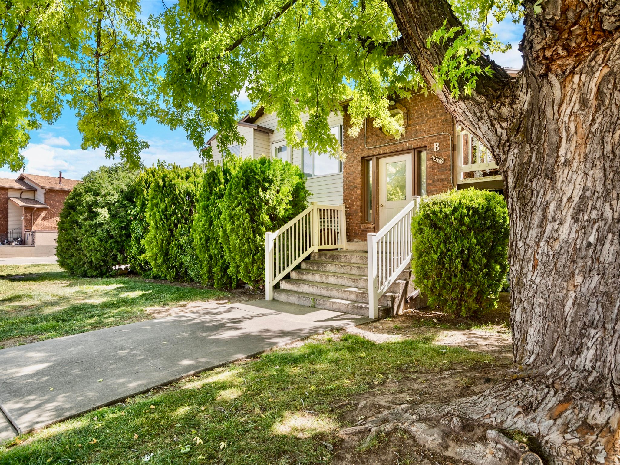 KENTWOOD CONDOMINIUM - Residential