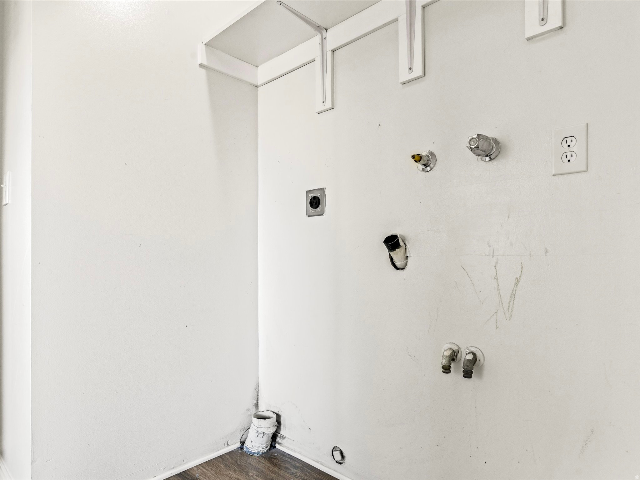 KENTWOOD CONDOMINIUM - Residential