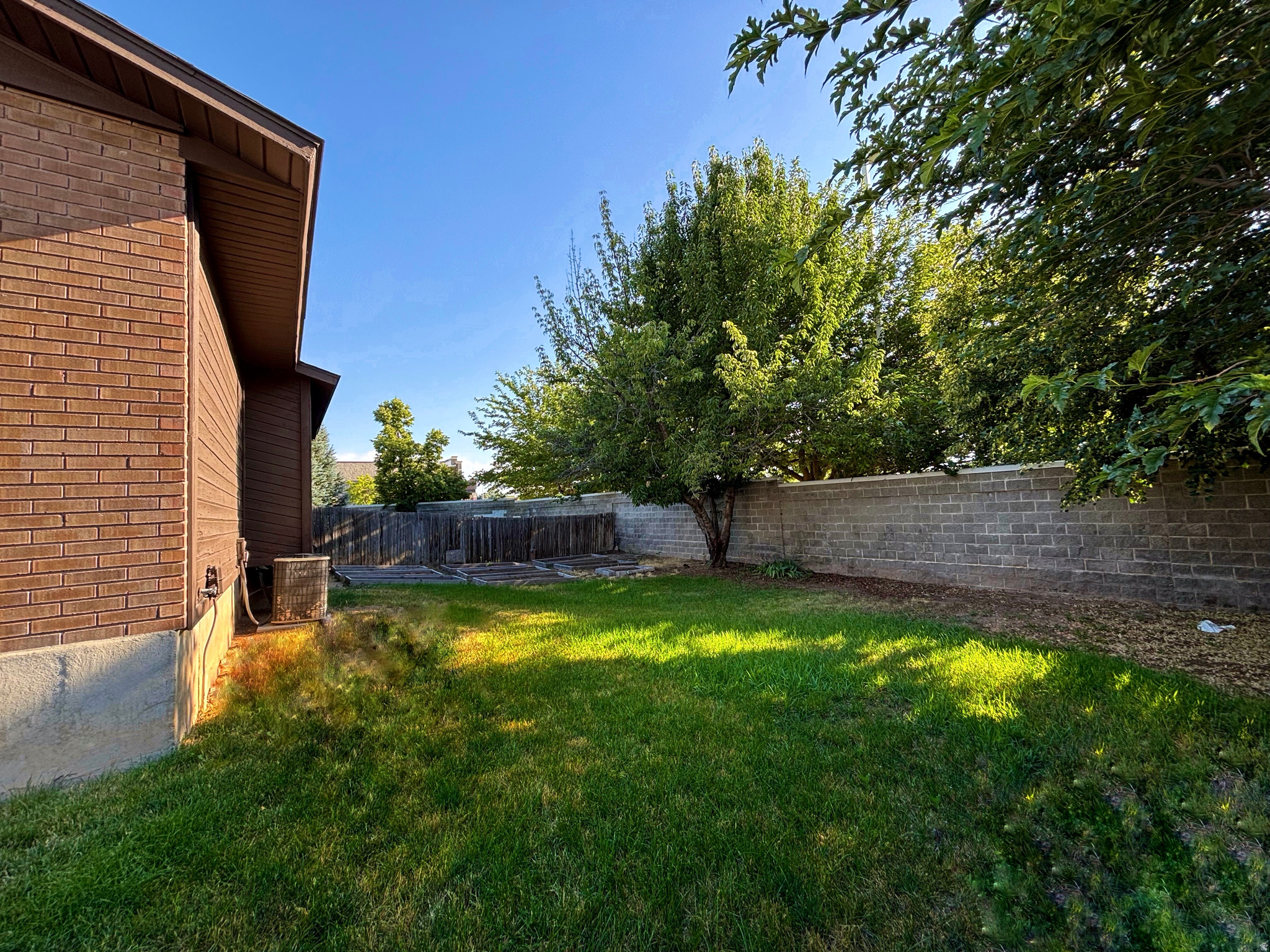 LANDON VILLAGE - Residential