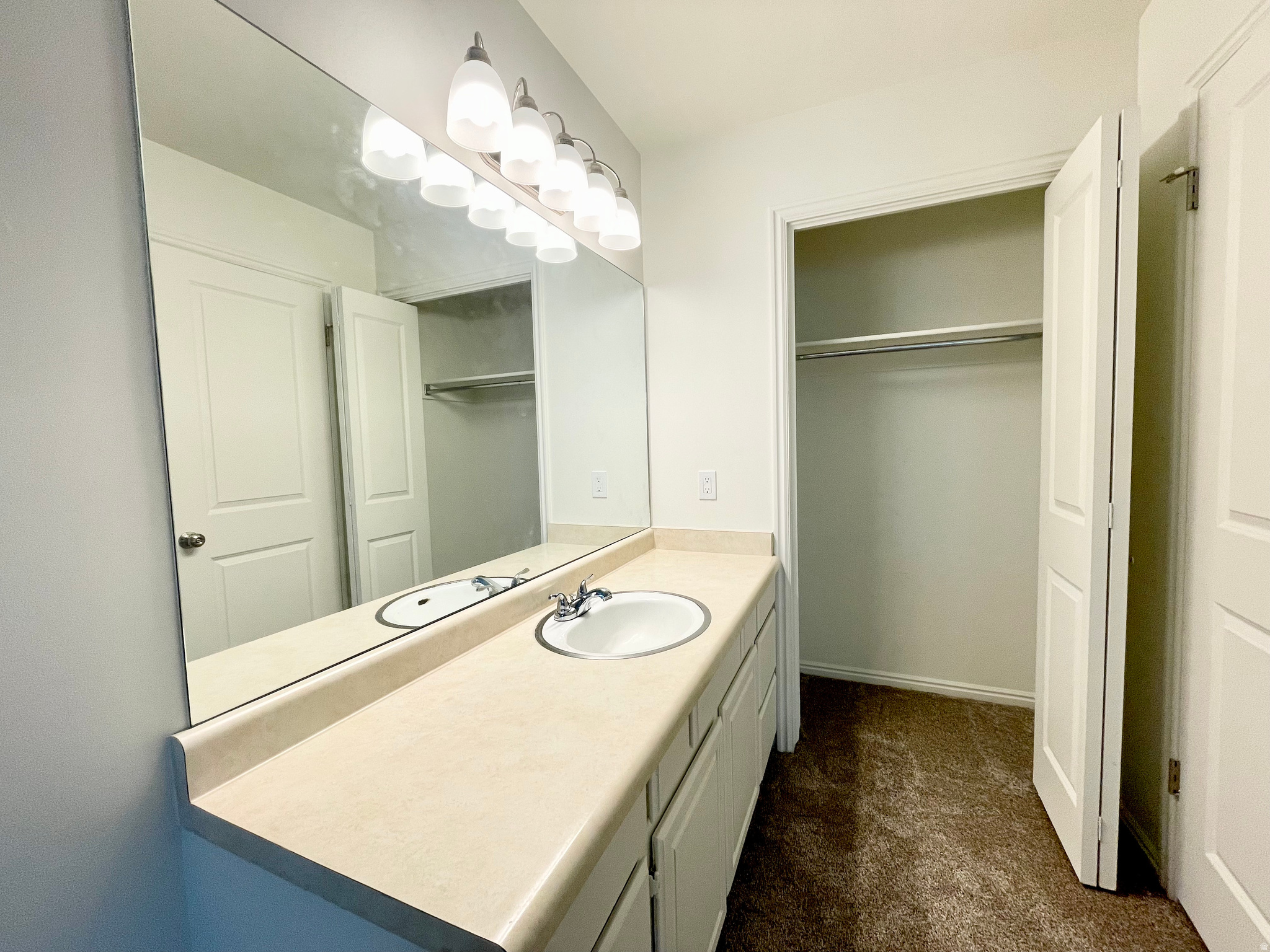 LANDON VILLAGE - Residential