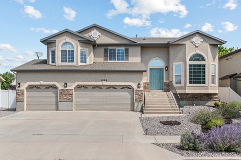 Homes For Sale - 1060 W Oldham Dr<br/> North Salt Lake, UT 84054