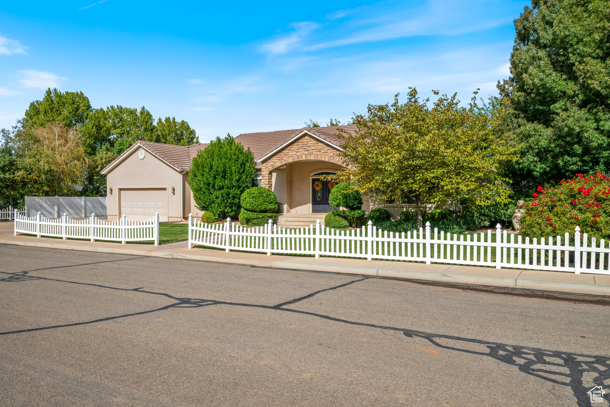 ROBERTS RANCH EST AMD - Residential