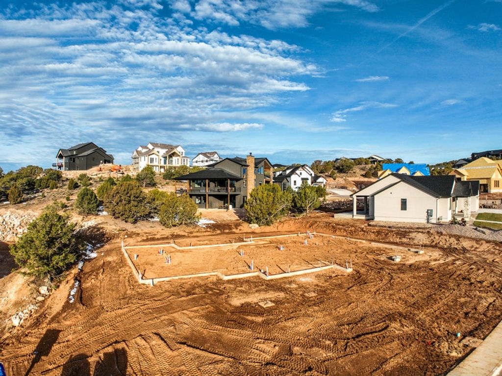 Photo of 2910 W ROCK RIDGE DR, Cedar City, UT 84720 (MLS # 2128705)