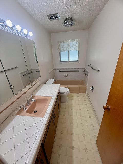 Tiny photo for 916 S 6800 E, Huntsville, UT 84317 (MLS # 2152884)