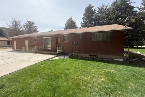 Tiny photo for 916 S 6800 E, Huntsville, UT 84317 (MLS # 2152884)