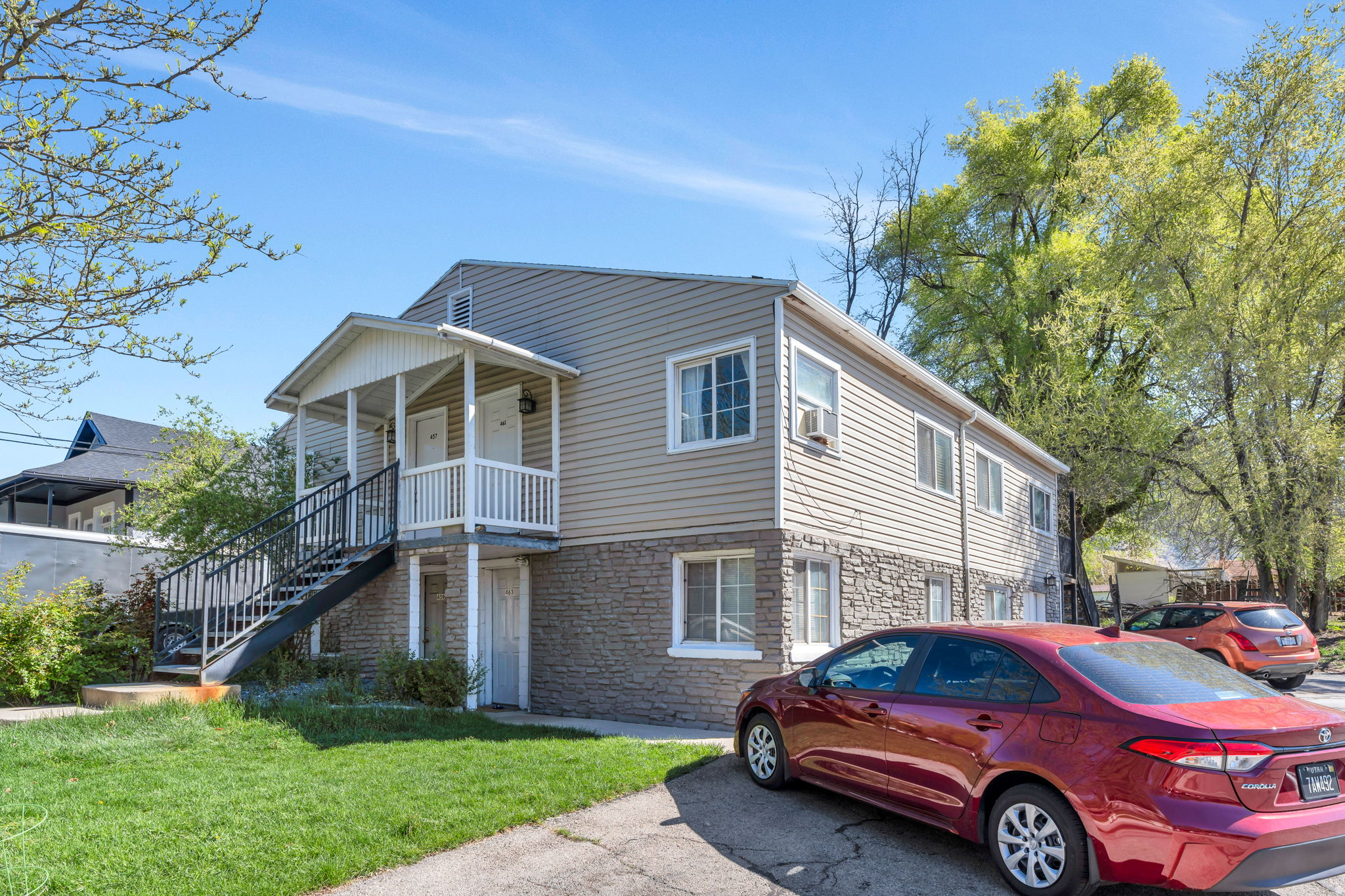 Main image without alt text