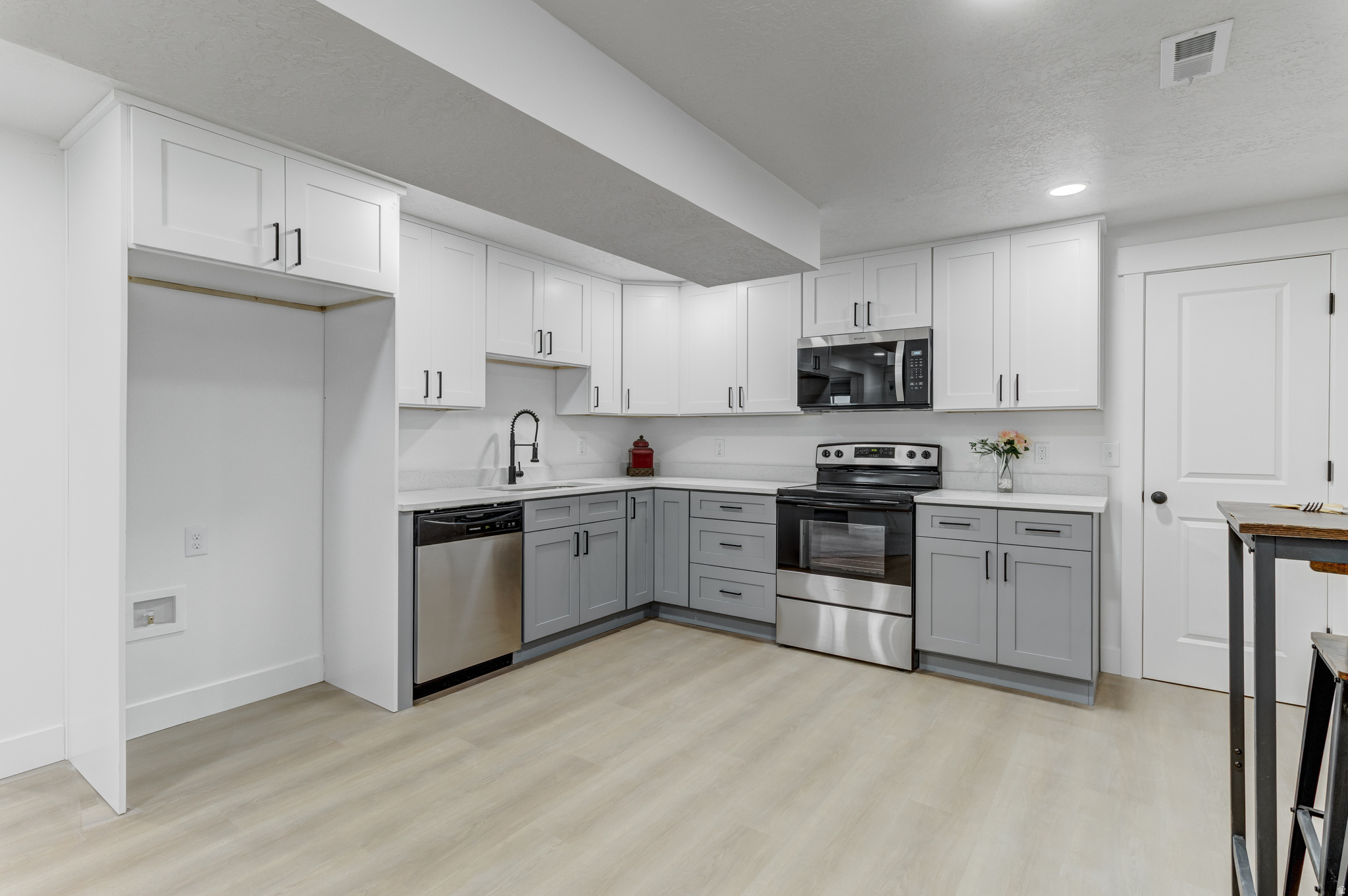 MAGNOLIA WEST - Residential