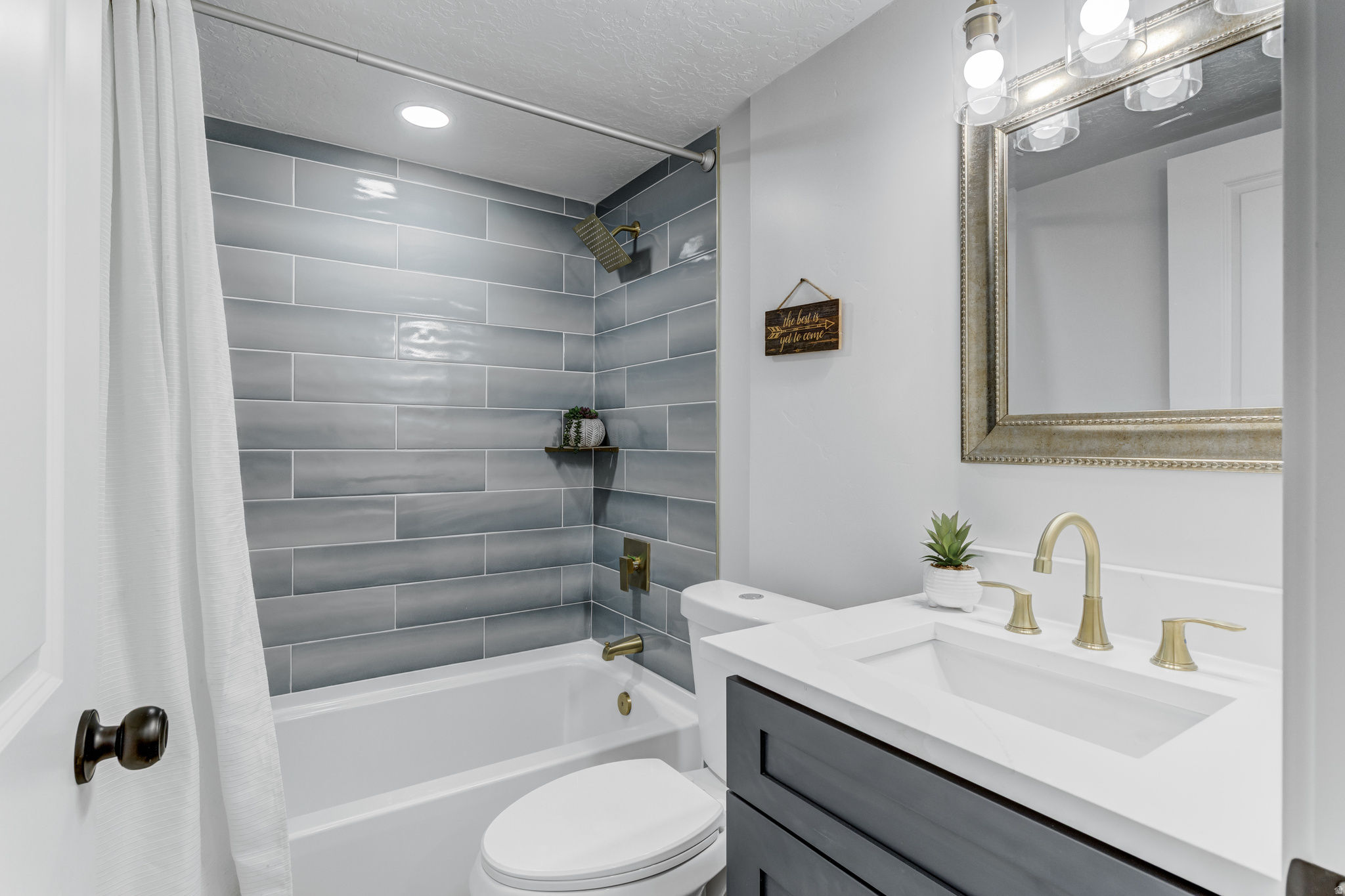 MAGNOLIA WEST - Residential