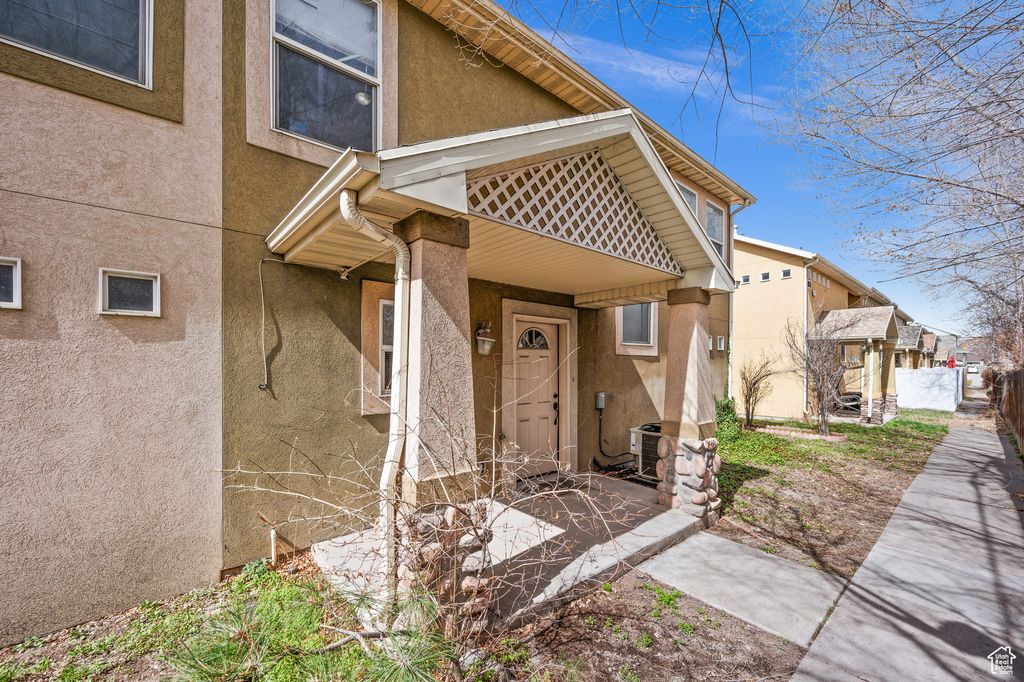 Photo of 422 N HODGES LN, Salt Lake City, UT 84116 (MLS # 2071590)