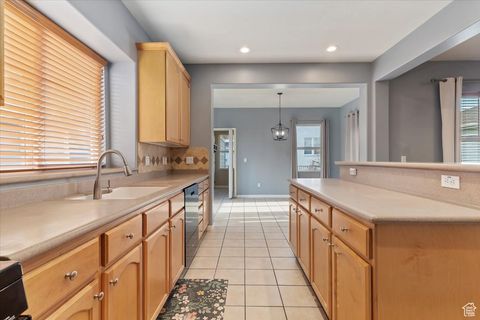 Tiny photo for 5004 W TOPCREST DR S, South Jordan, UT 84009 (MLS # 2118334)
