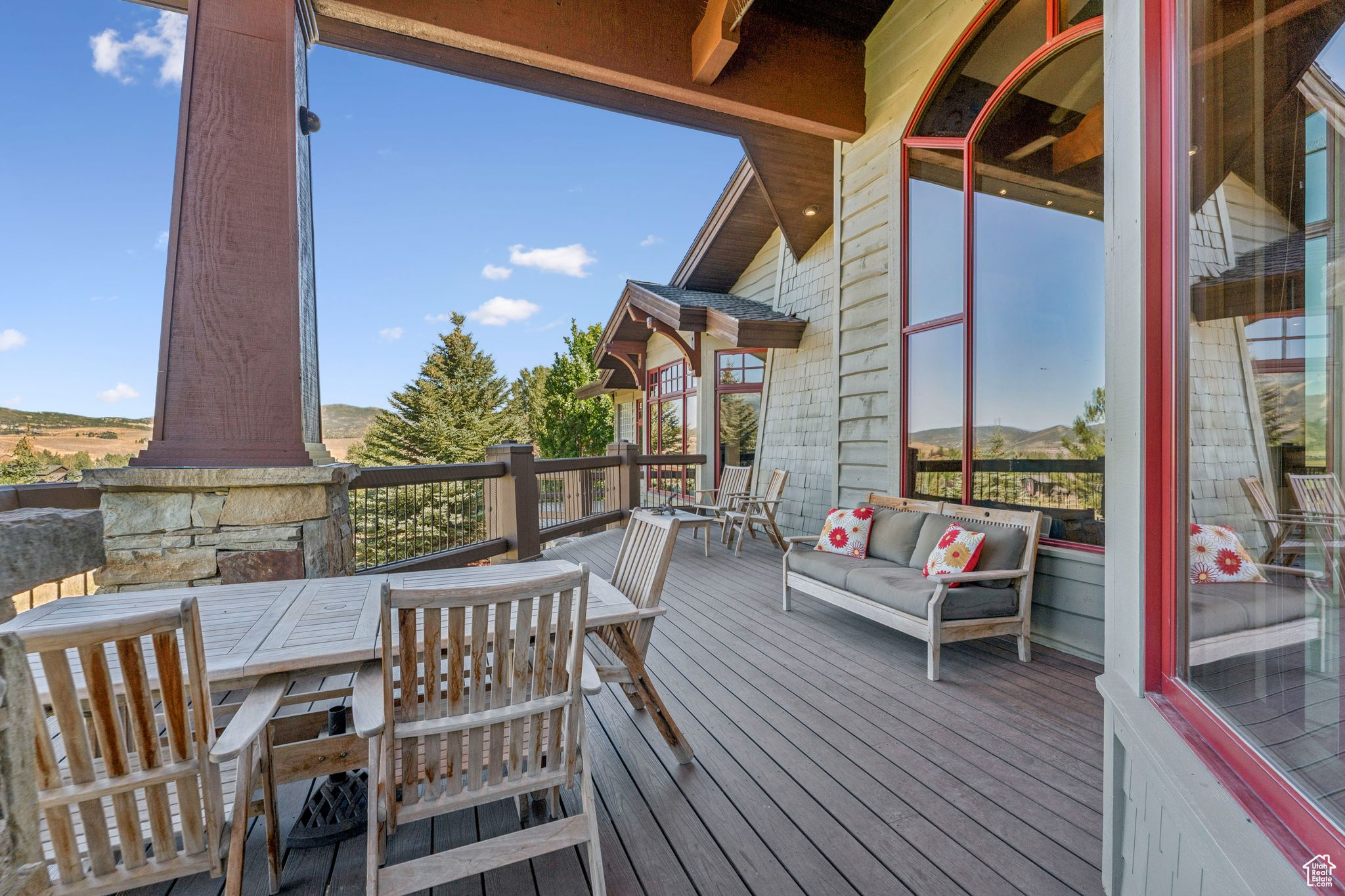 MOUNTAIN RANCH ESTATES - Residential