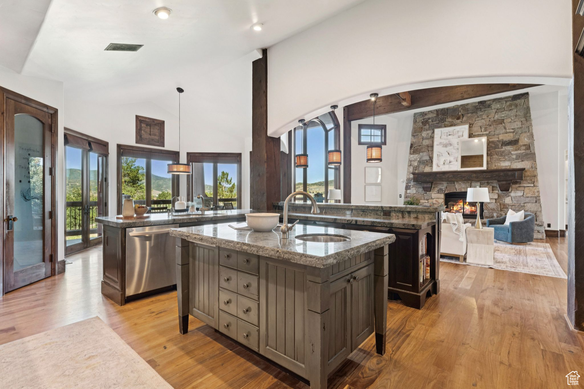 MOUNTAIN RANCH ESTATES - Residential