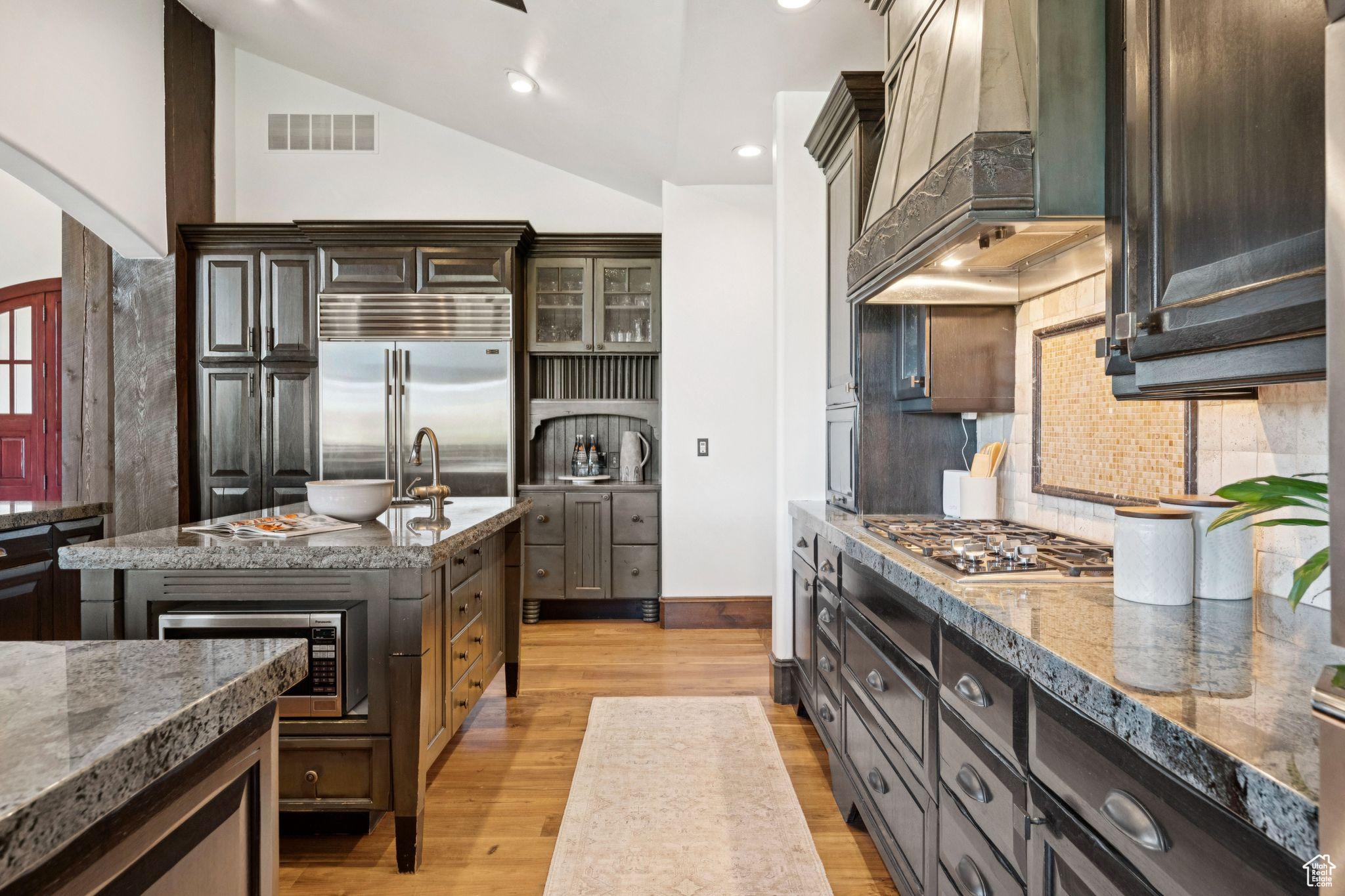 MOUNTAIN RANCH ESTATES - Residential