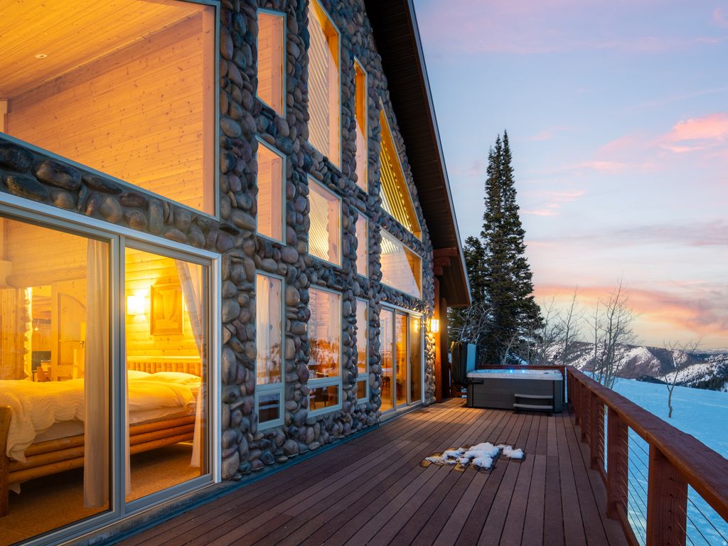 Photo of 6781 N CHAPARRAL DR, Eden, UT 84310 (MLS # 2146445)