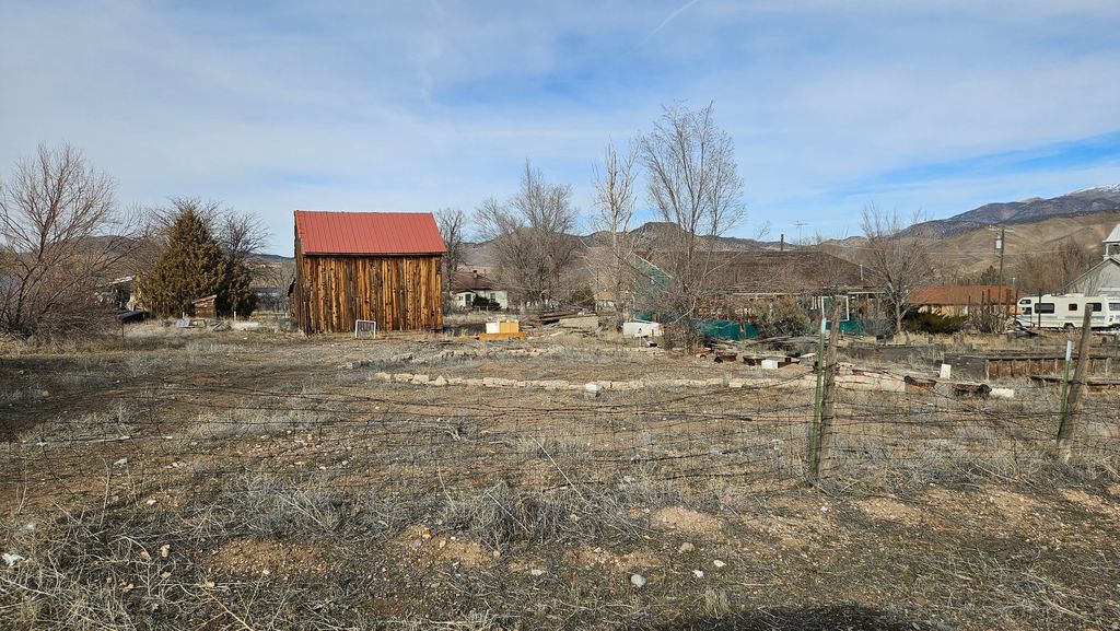 Photo of 165 N 100 W, Marysvale, UT 84750 (MLS # 2143033)
