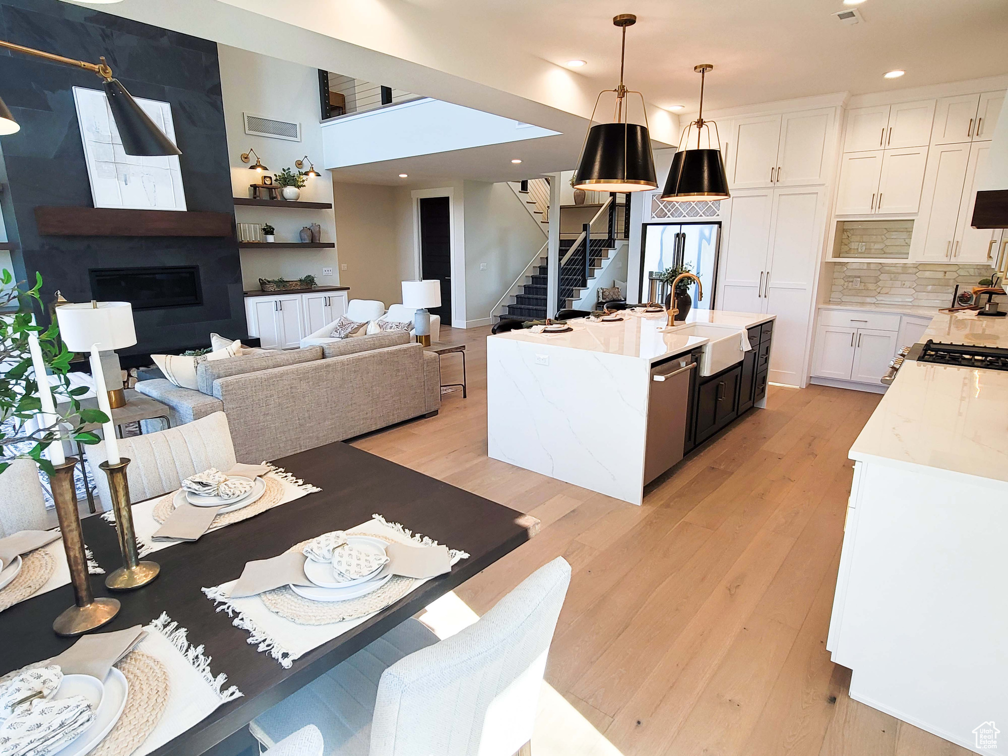 HIDEOUT CANYON - Residential