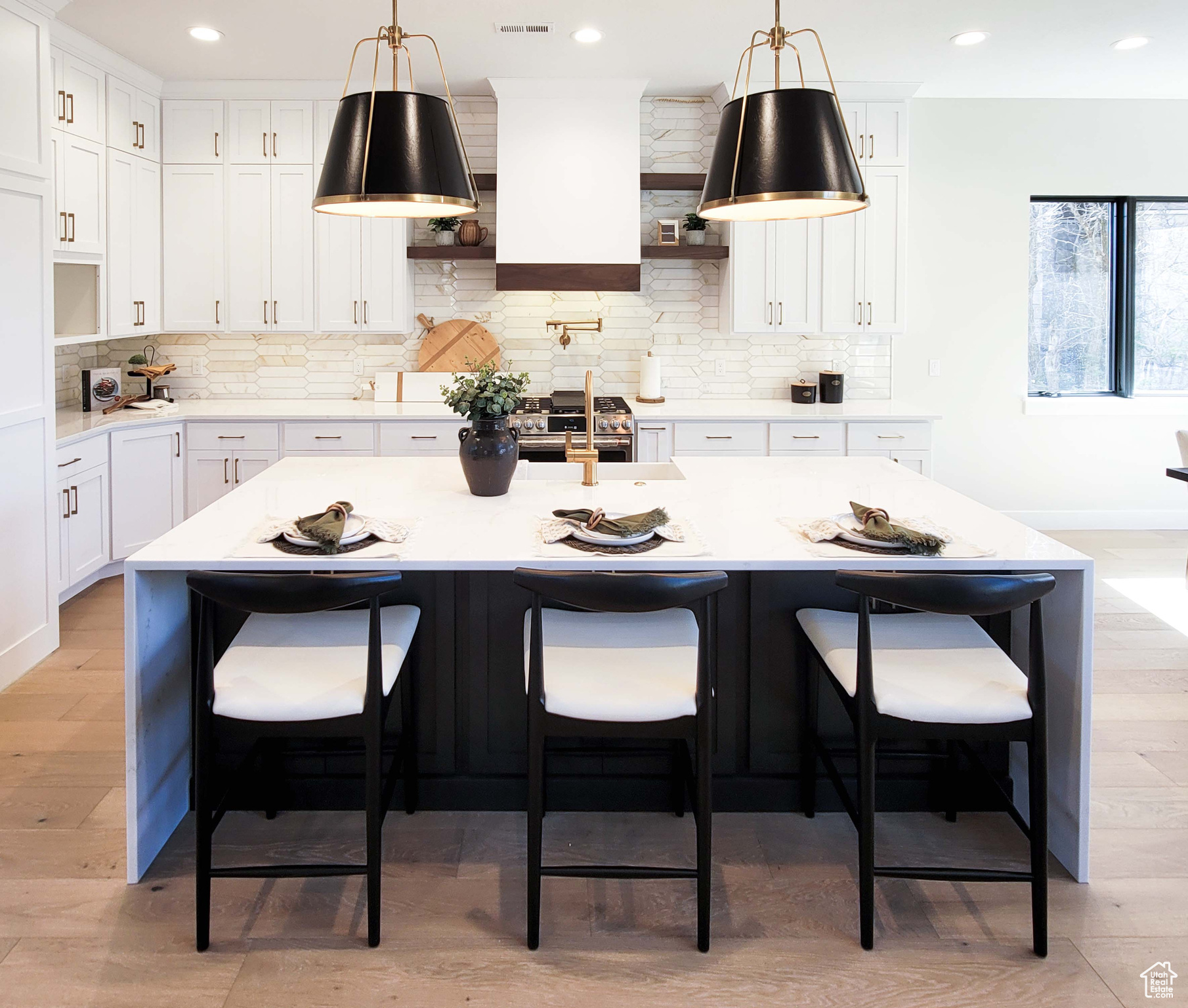 HIDEOUT CANYON - Residential