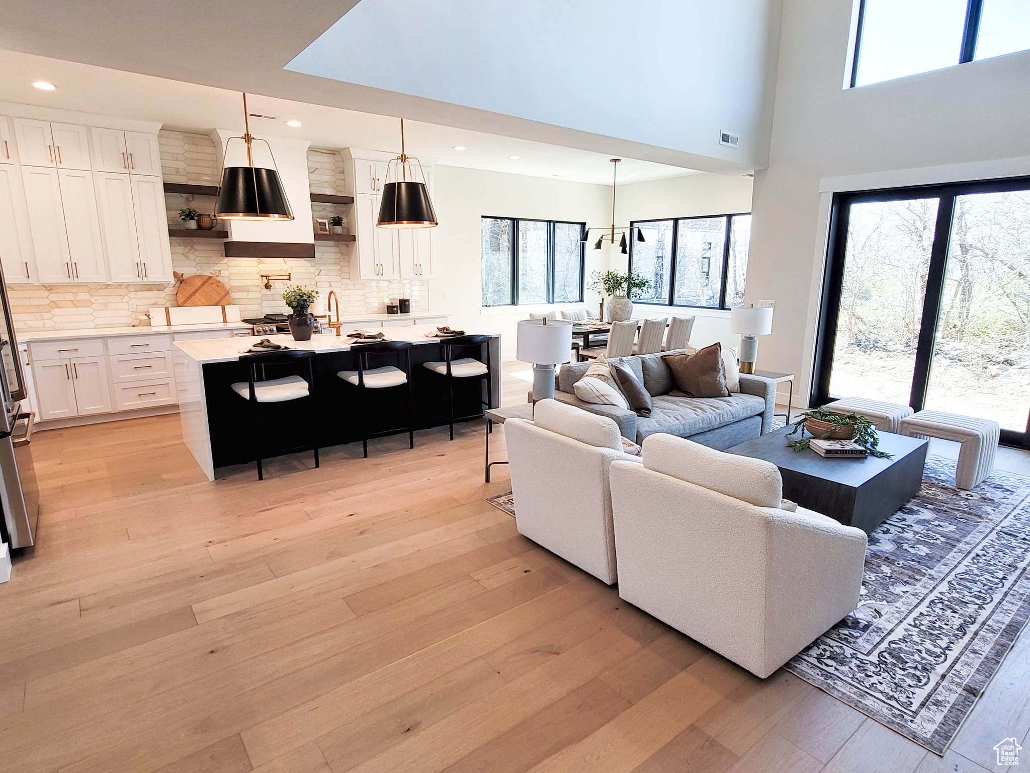 HIDEOUT CANYON - Residential