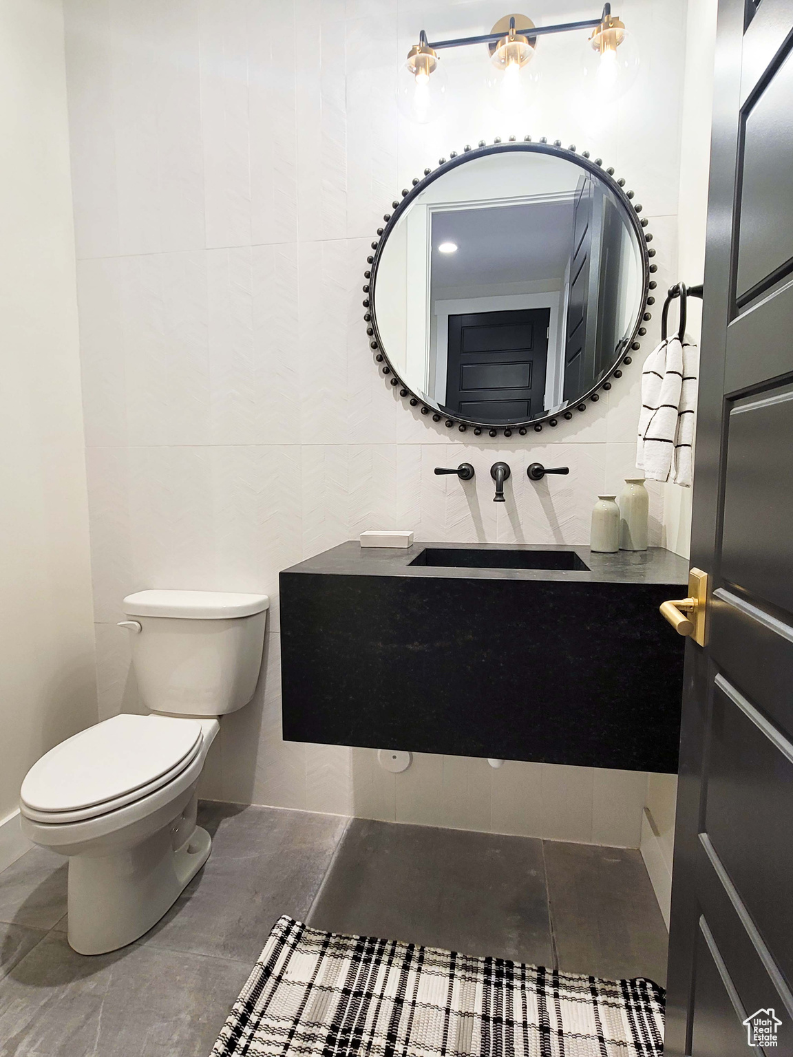 HIDEOUT CANYON - Residential