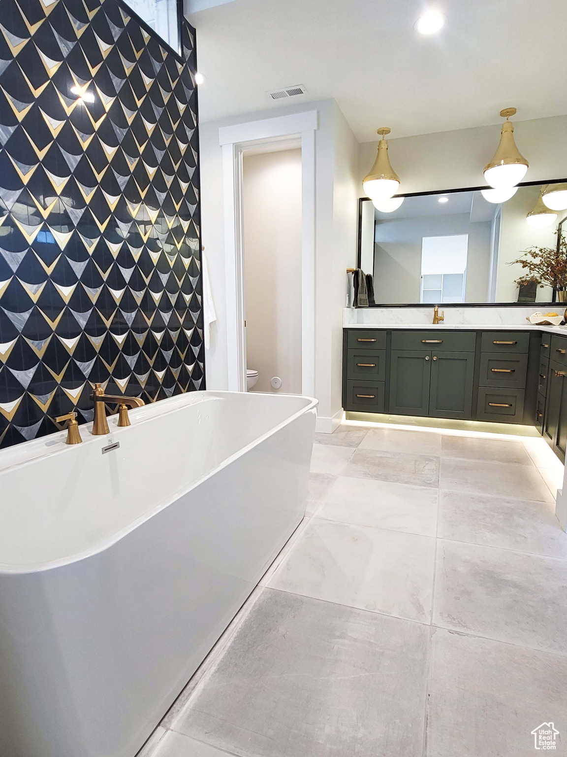 HIDEOUT CANYON - Residential