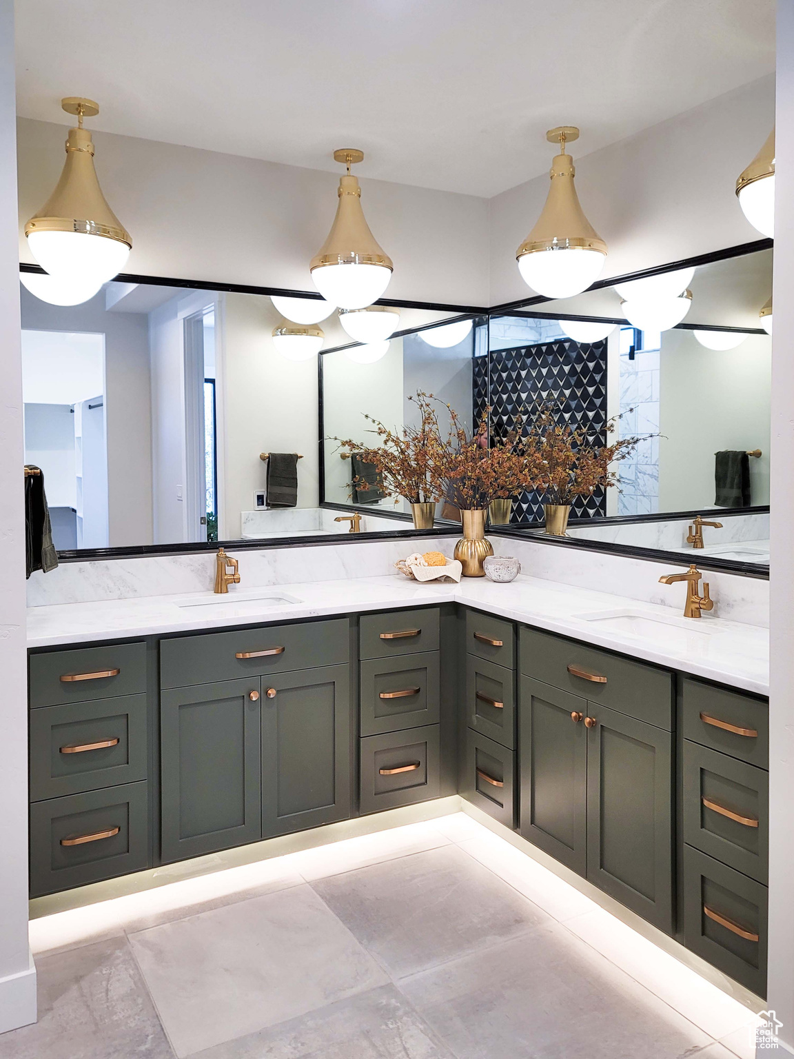 HIDEOUT CANYON - Residential