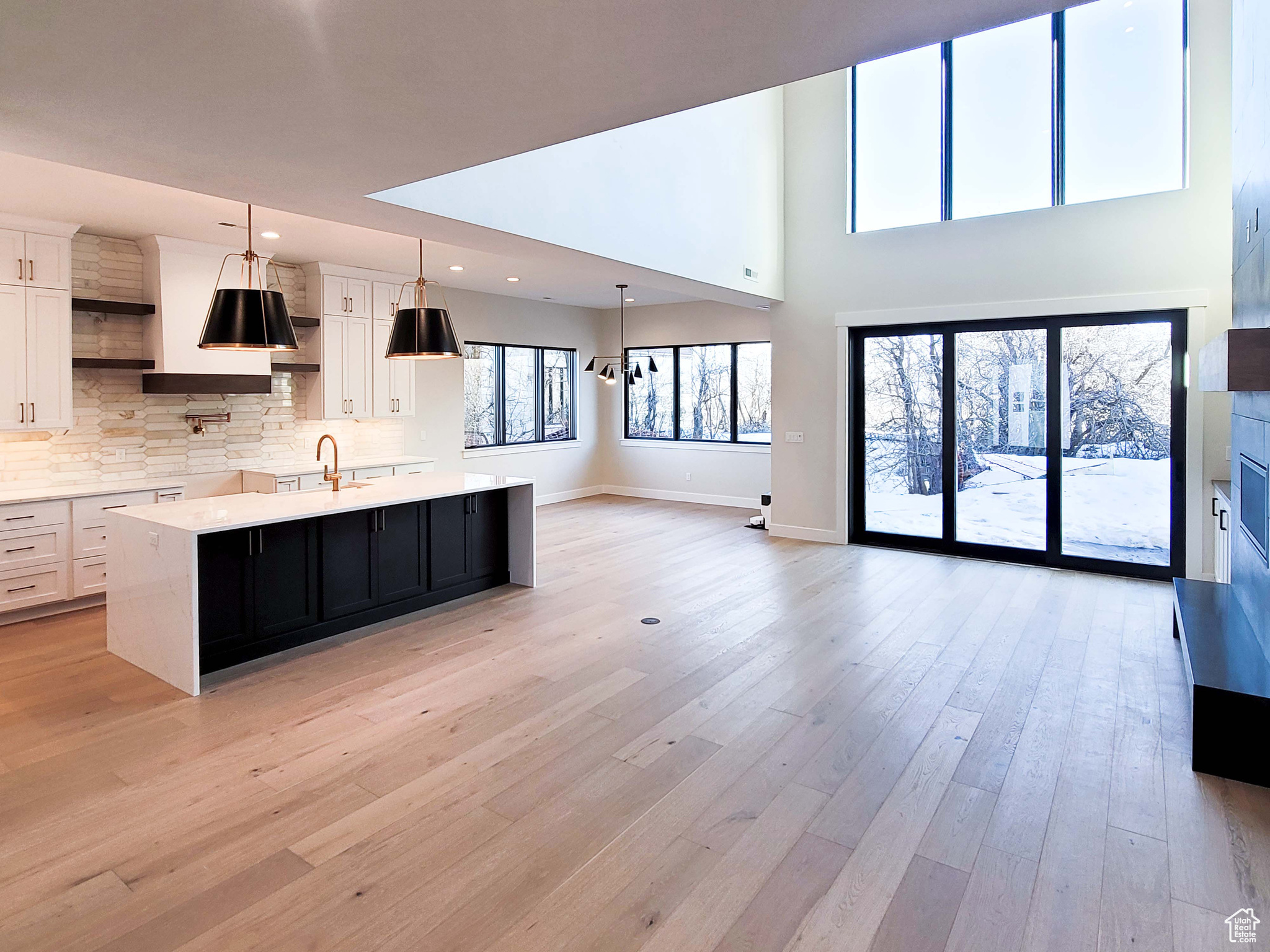 HIDEOUT CANYON - Residential