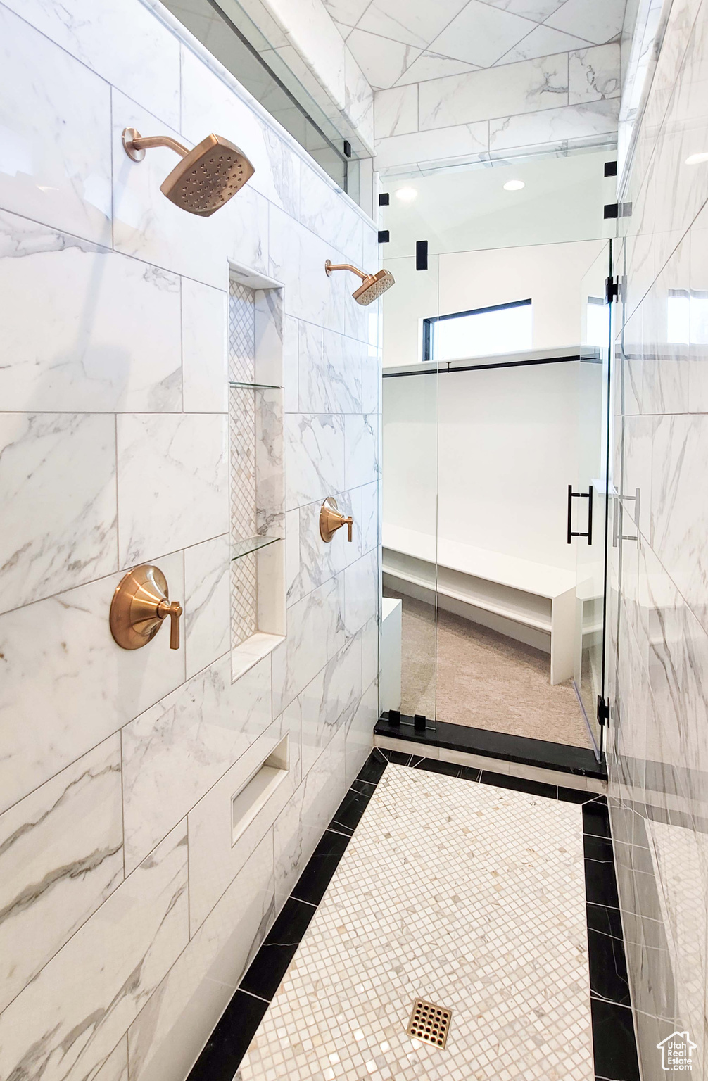 HIDEOUT CANYON - Residential