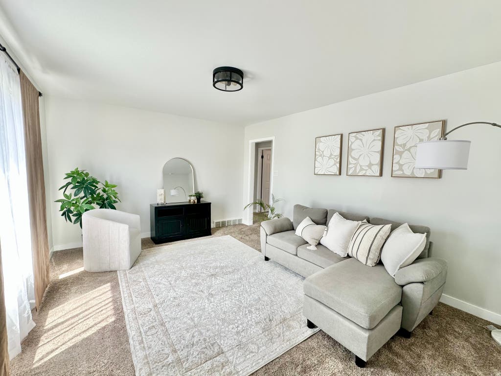 Photo of 358 W 4575 S, Washington Terrace, UT 84405 (MLS # 2177791)