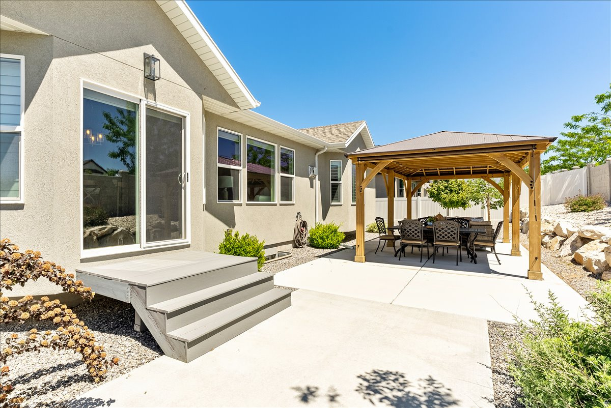 OVERLAKE ESTATES - Residential