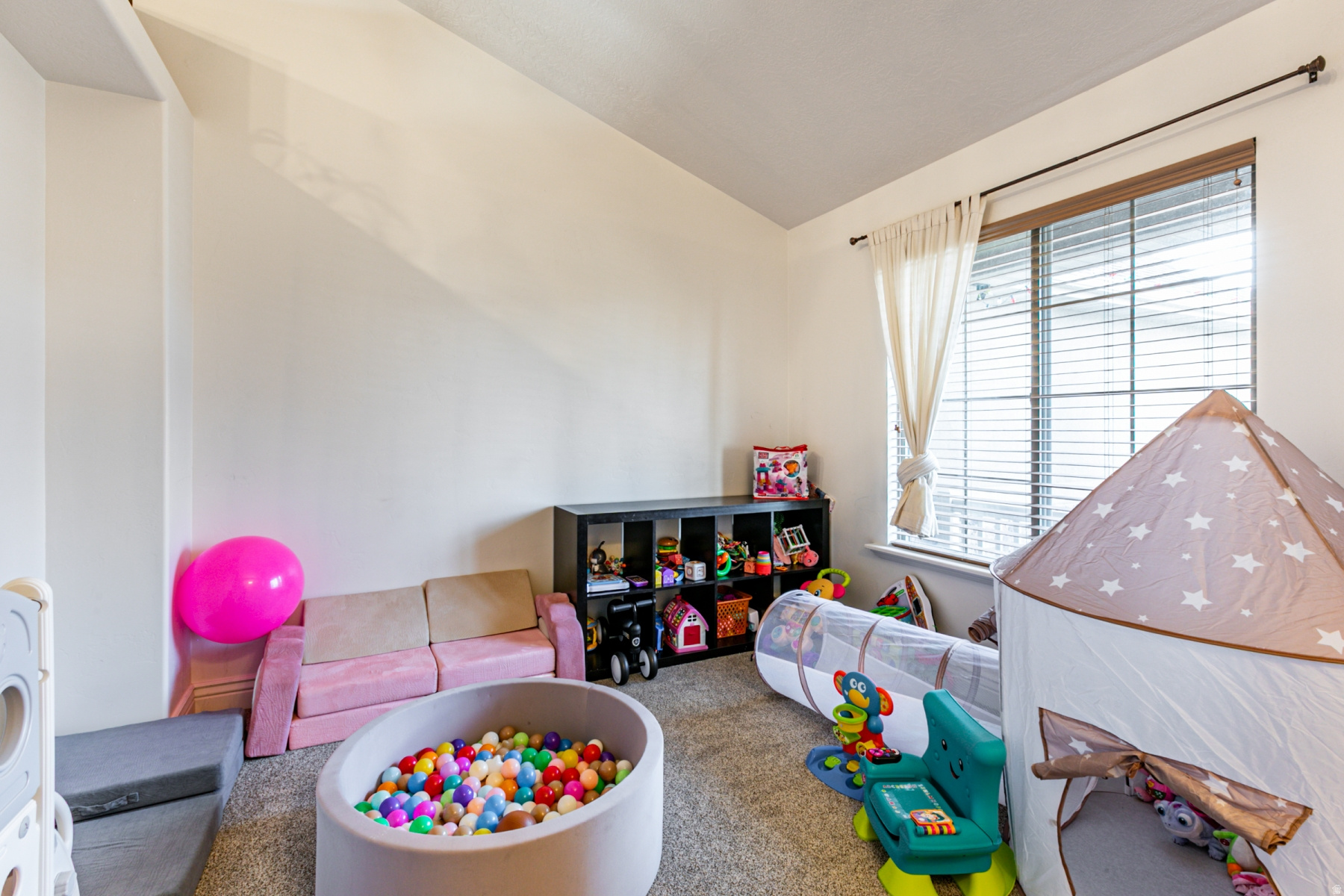 BLOSSOM MEADOWS - Residential