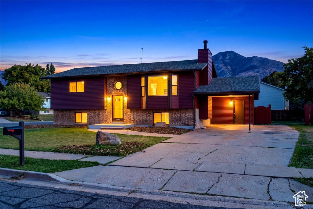 Photo of 1144 NEW YORK AVE, Harrisville, UT 84404 (MLS # 2190783)