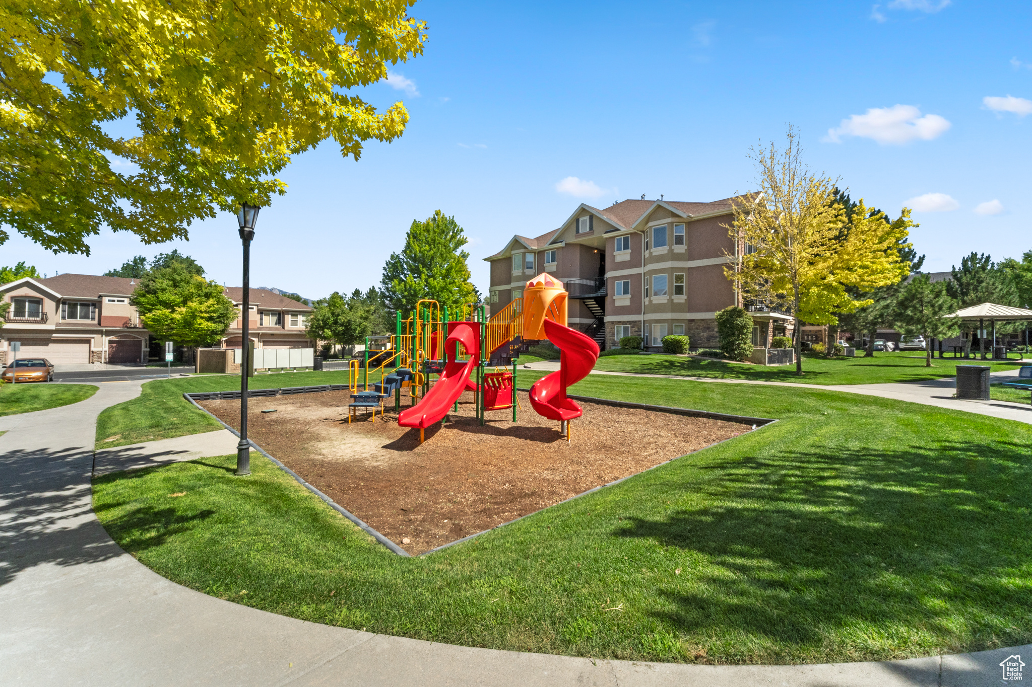 KINGSPOINTE - Residential