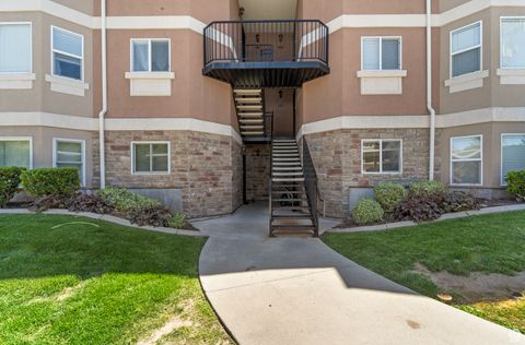 Tiny photo for 3821 S KINGSBURY LN W #B2, West Valley City, UT 84119 (MLS # 2100552)