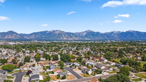 Tiny photo for 3821 S KINGSBURY LN W #B2, West Valley City, UT 84119 (MLS # 2100552)