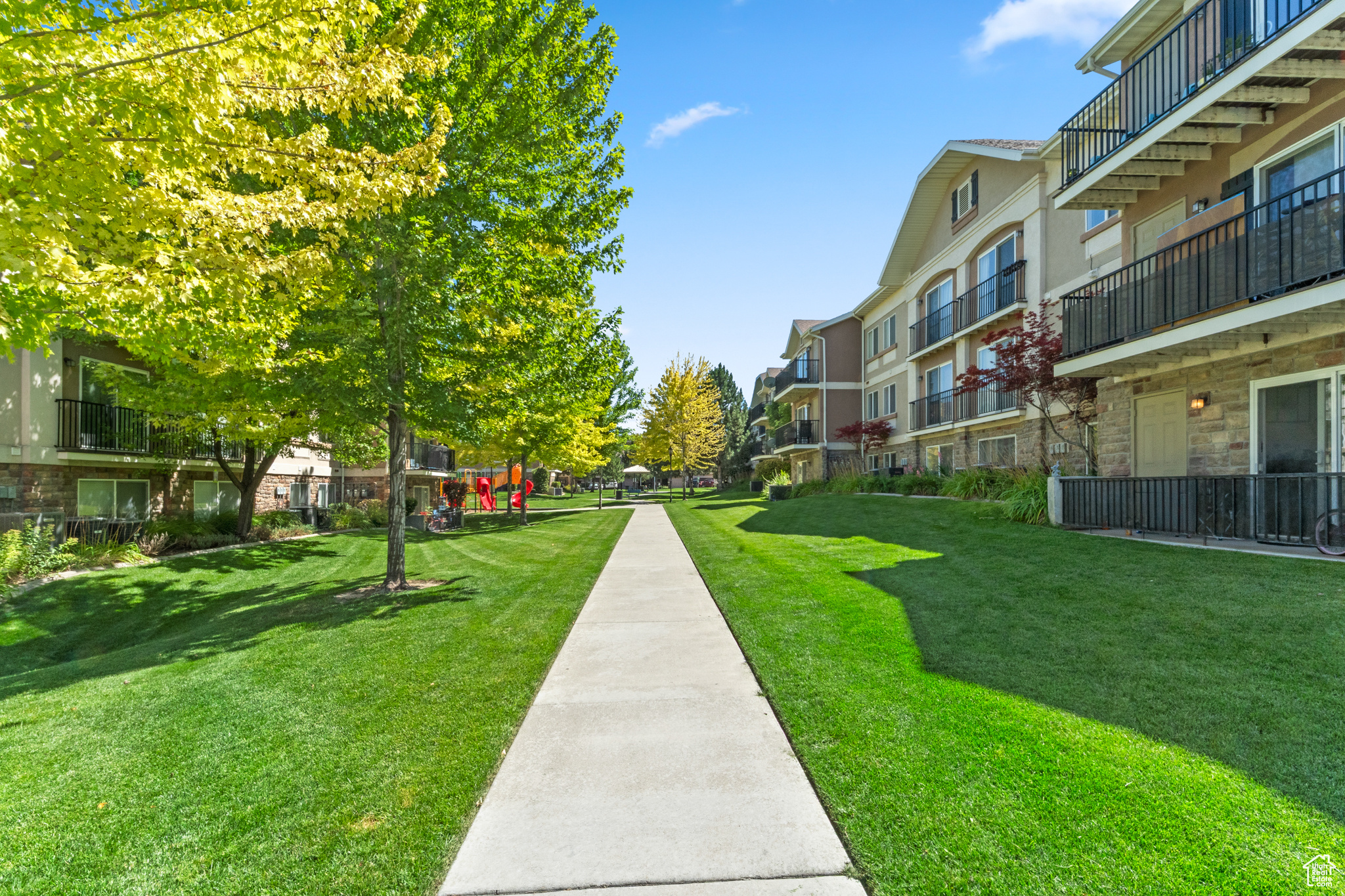KINGSPOINTE - Residential