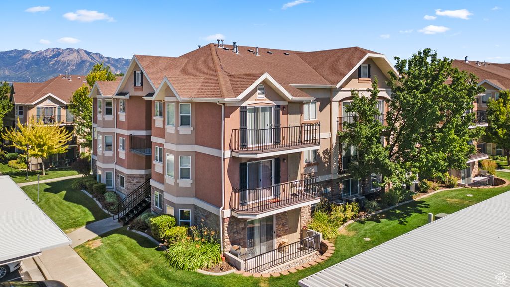 Photo for 3821 S KINGSBURY LN W #B2, West Valley City, UT 84119 (MLS # 2100552)