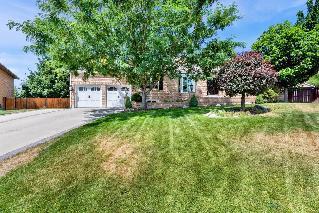 Photo of 134 W JENNINGS LN, Centerville, UT 84014 (MLS # 2169077)
