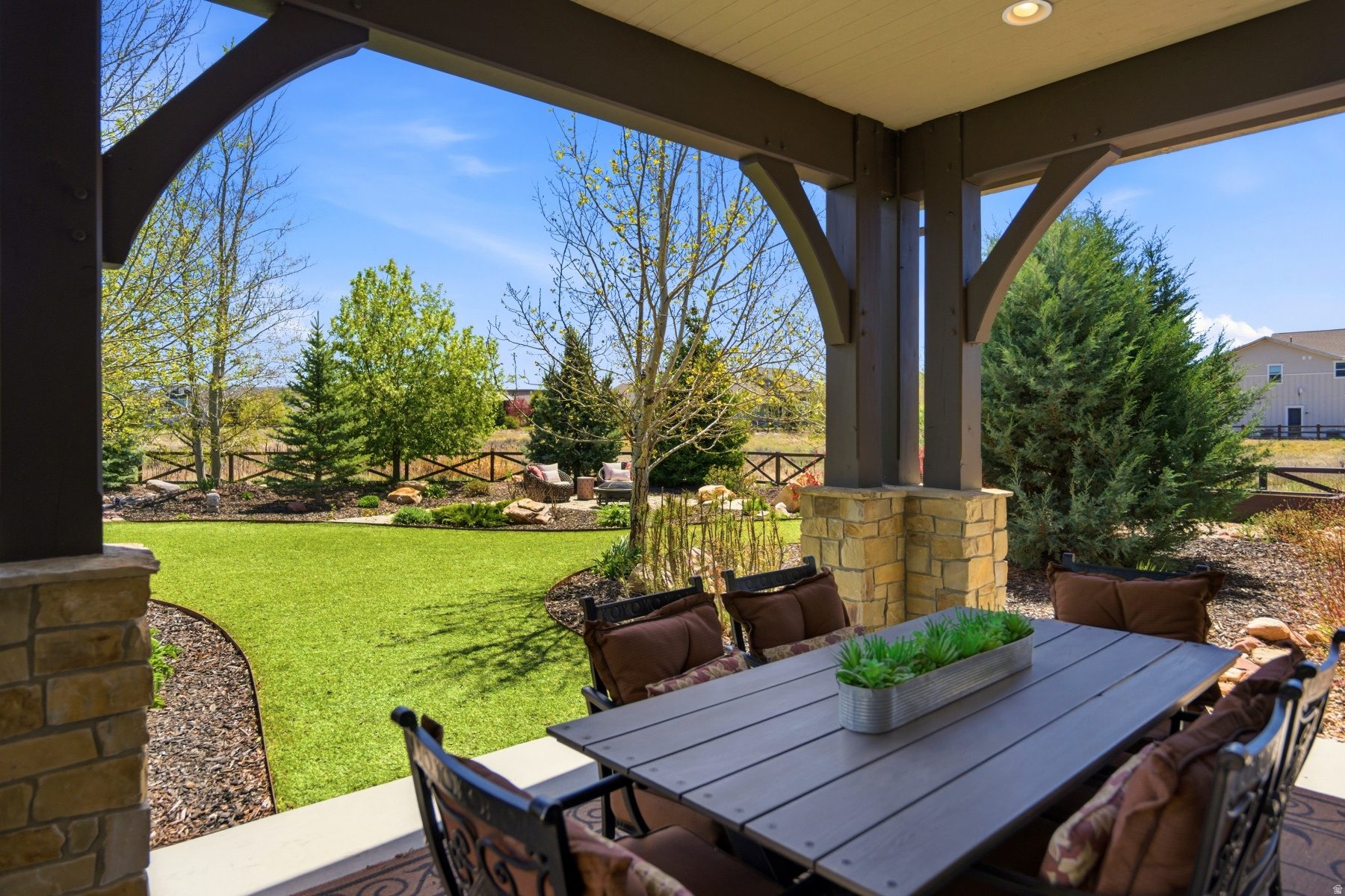 EAST CREEK - Residential