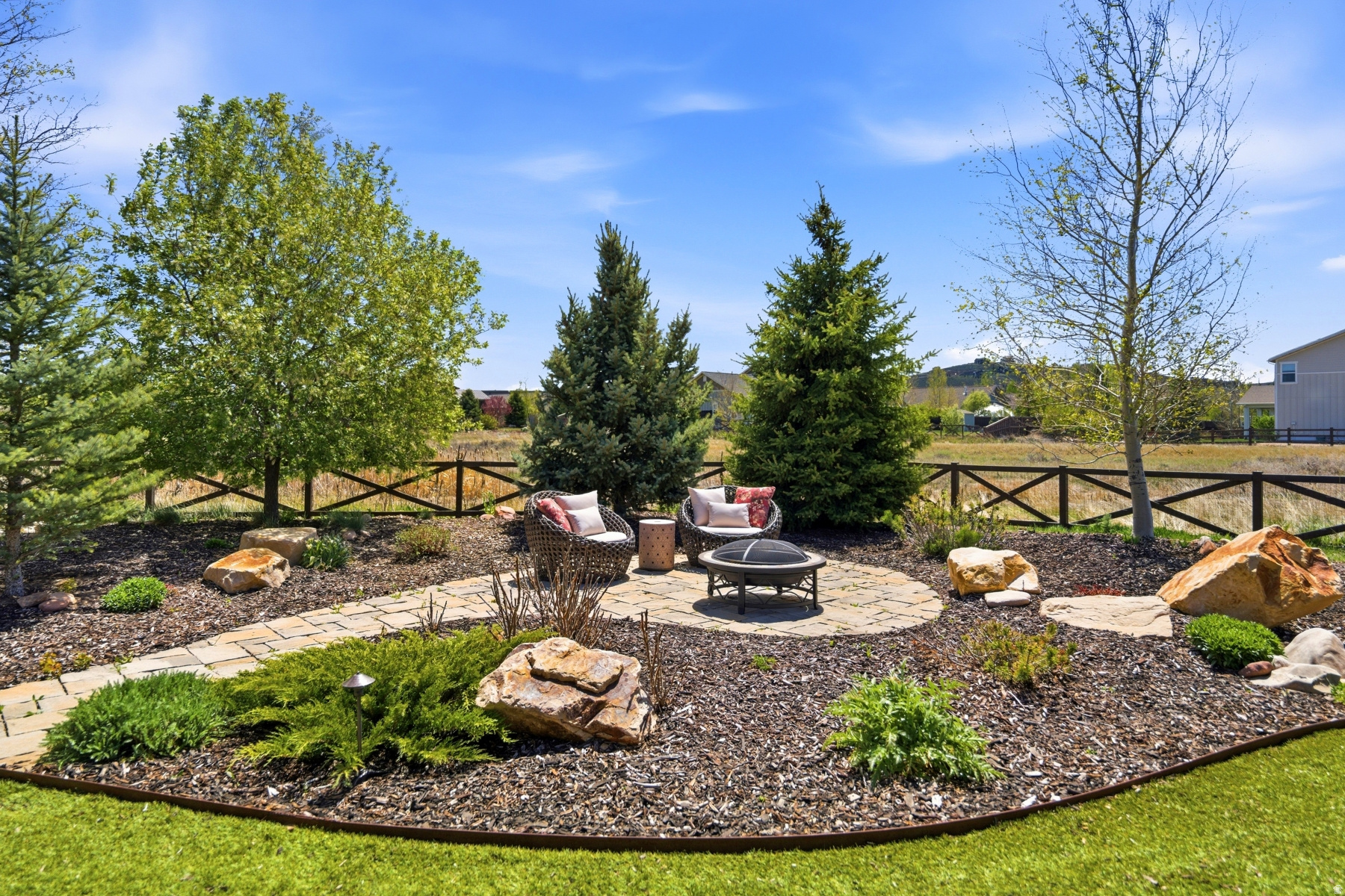 EAST CREEK - Residential