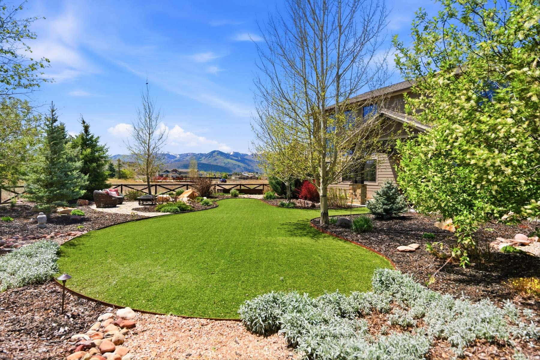 EAST CREEK - Residential