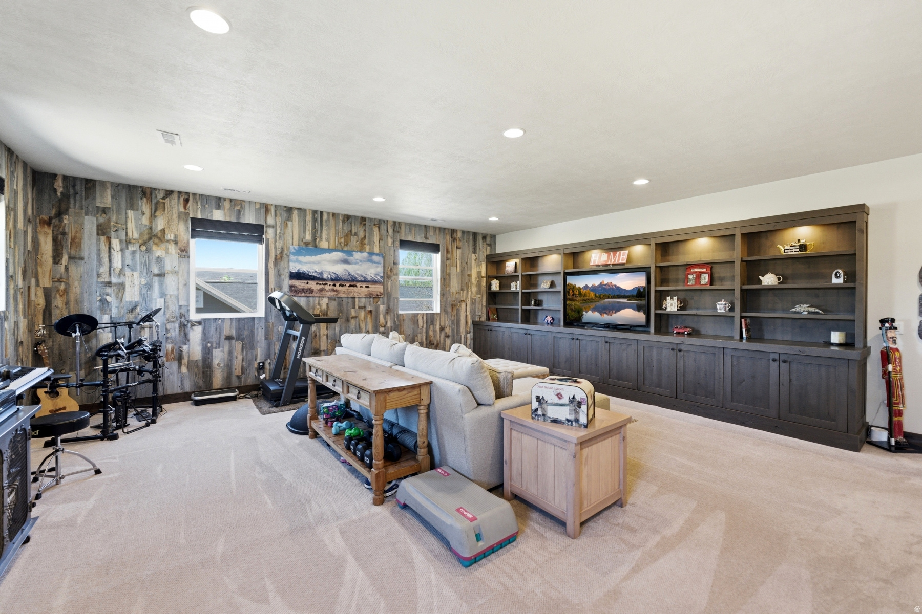 EAST CREEK - Residential