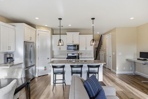 Tiny photo for 4981 N ESCAPES DR, Saint George, UT 84770 (MLS # 2134924)