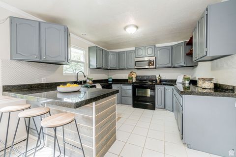 Tiny photo for 693 E 3100 N, North Ogden, UT 84414 (MLS # 2113048)